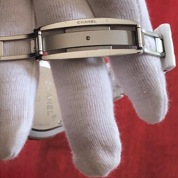 CHANEL J12 White Ceramic 38mm Diamond Dial Automatic Watch - H1629 - Picture 6 of 7